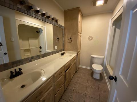 1330 E Siebenmorgan, Conway, AR 72032 photo 20