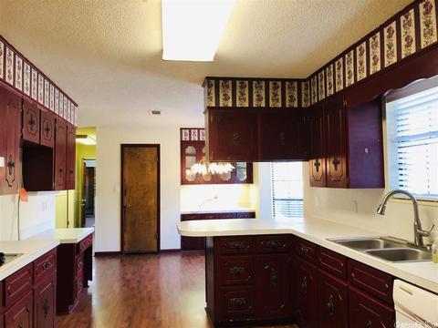 318 E 3rd St, Lonoke, AR 72086 photo 4