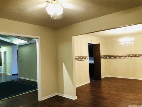 318 E 3rd St, Lonoke, AR 72086 photo 9