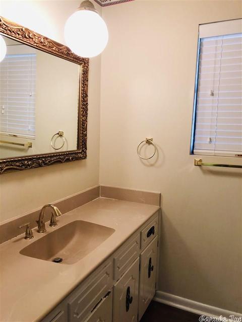 318 E 3rd St, Lonoke, AR 72086 photo 11