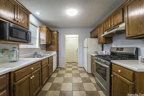 2140 Cedar Oaks Dr, Conway, AR 72032 photo 9