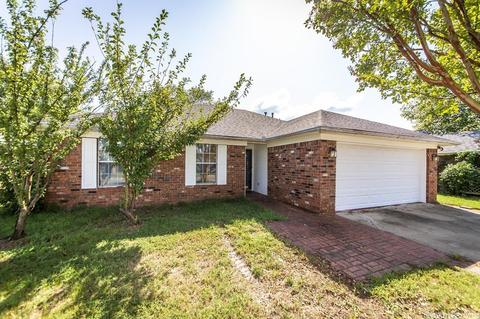 2140 Cedar Oaks Dr, Conway, AR 72032 photo 1