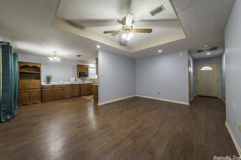 2140 Cedar Oaks Dr, Conway, AR 72032 photo 4