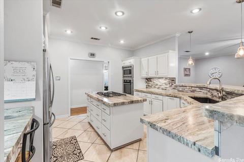 711 E Saline Cir, Benton, AR 72019 photo 7