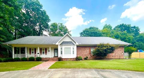 711 E Saline Cir, Benton, AR 72019 photo 1