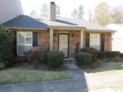 614 Greenbriar Dr, Pine Bluff, AR 71601 photo 2