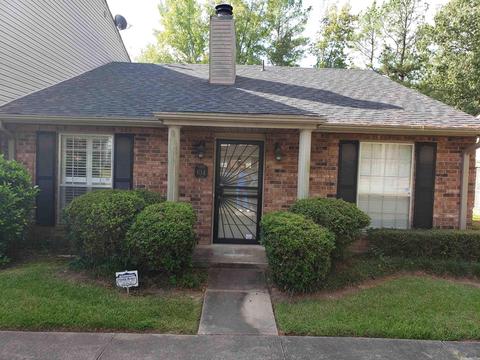 614 Greenbriar Dr, Pine Bluff, AR 71601 photo 1