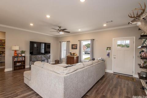 302 Pleasant Elm, Benton, AR 72015 photo 5