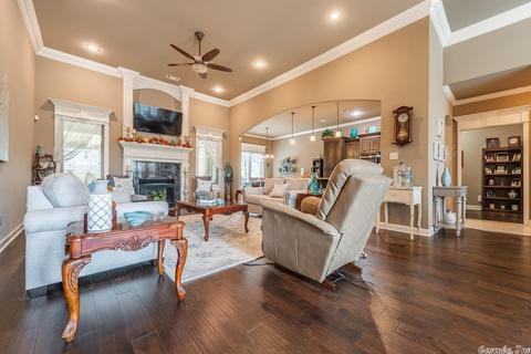 2150 Avondale Dr, Benton, AR 72019 photo 4
