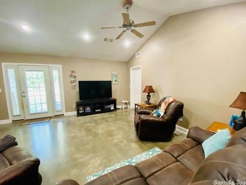 656 Pitard Loop, Mountain View, AR 72560 photo 4