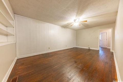 213 Troutt Ave, Benton, AR 72015 photo 4