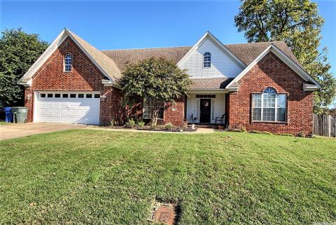 170 Grapevine, Conway, AR 72034 photo 1