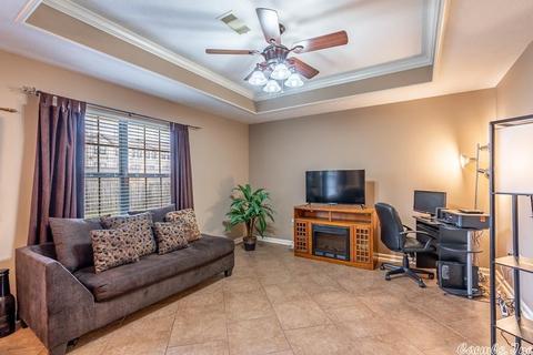 1715 Jackson, Conway, AR 72032 photo 2