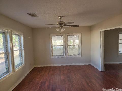 111 Maple, Benton, AR 72015 photo 4