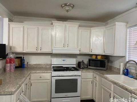 409 E 4th St, Lonoke, AR 72086 photo 6