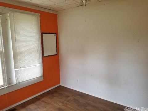 113 E Maple St, Paris, AR 72855 photo 11