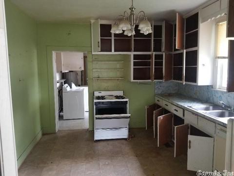 113 E Maple St, Paris, AR 72855 photo 4