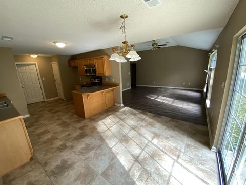 2009 Cedarhurst, Benton, AR 72015 photo 3