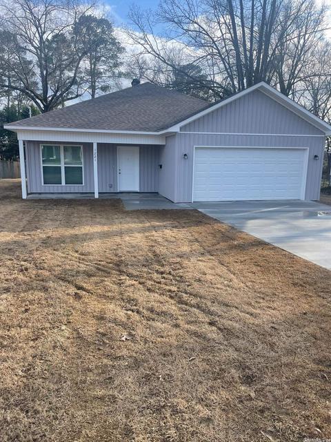 1221 Cherry, Benton, AR 72015 photo 1