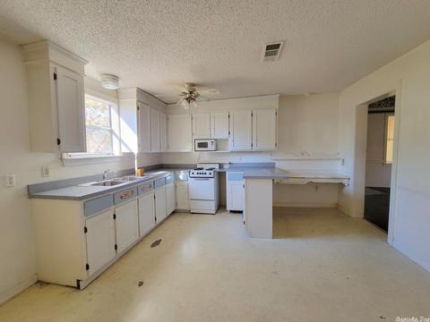 721 W Vandervoort Ave, De Queen, AR 71832 photo 5