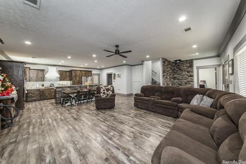 14 Matthews Ln, Conway, AR 72032 photo 9