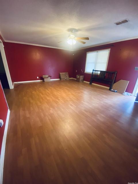6204 Thrasher St, Pine Bluff, AR 71603 photo 2
