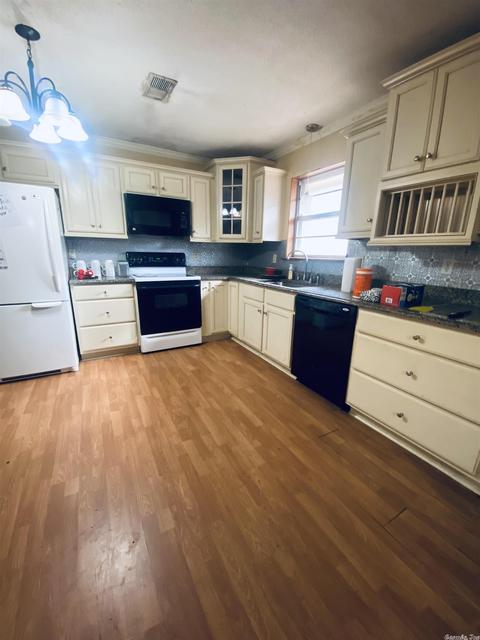6204 Thrasher St, Pine Bluff, AR 71603 photo 4