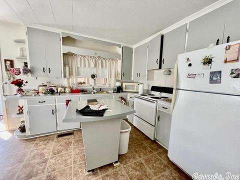 601 Arnold St, Corning, AR 72422 photo 6