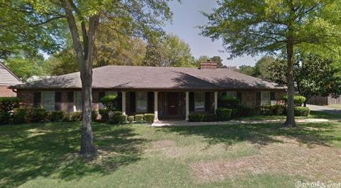 2303 Beau Monde St, Pine Bluff, AR 71603 photo 1