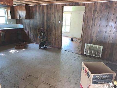 1407 Gray, Benton, AR 72015 photo 3