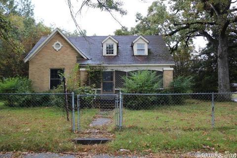 820 W 15th Ave, Pine Bluff, AR 71601 photo 1