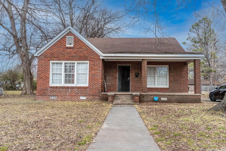228 E Missouri Ave, Blytheville, AR 72315 23 Photos MLS 22004622