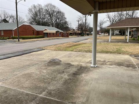 319 E 4th St, Lonoke, AR 72086 photo 6