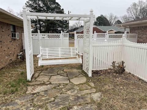 319 E 4th St, Lonoke, AR 72086 photo 11