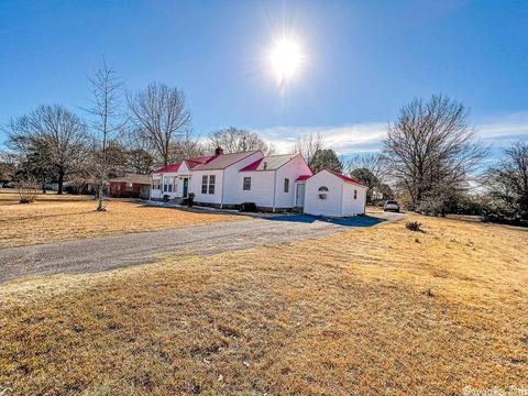 807 W Center St, Beebe, AR 72012 photo 1