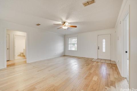906 April Ln, Beebe, AR 72012 photo 6