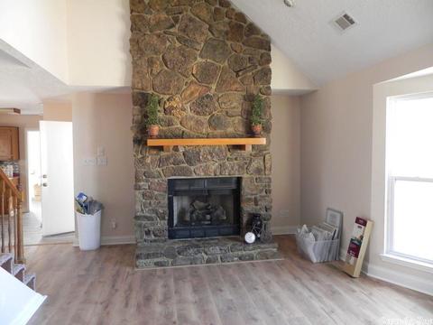 11 Foxhill Ct, Jacksonville, AR 72076 photo 3