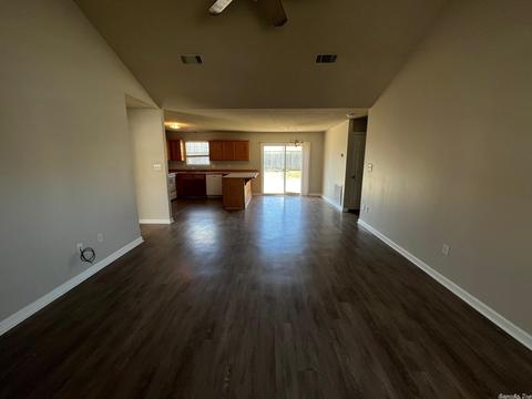 1407 Ridgecrest Dr, Benton, AR 72015 photo 3