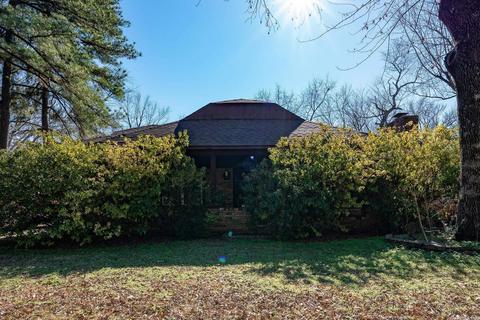 1429 Bruce St, Conway, AR 72034 photo 1