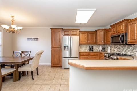 2208 Henry, Bryant, AR 72022 photo 9