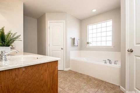 2208 Henry, Bryant, AR 72022 photo 17