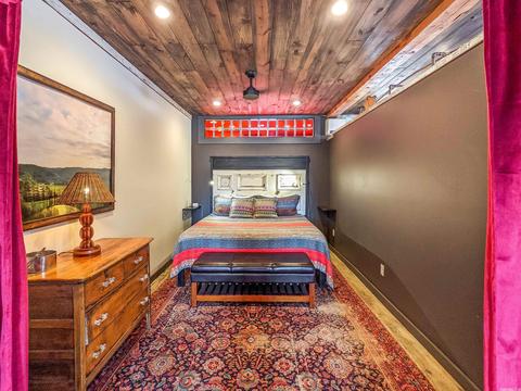 102 E Main St, Mountain View, AR 72560 photo 4