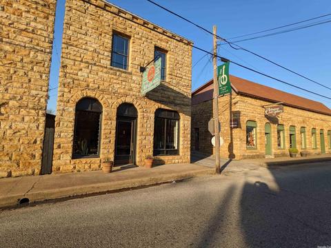 102 E Main St, Mountain View, AR 72560 photo 1