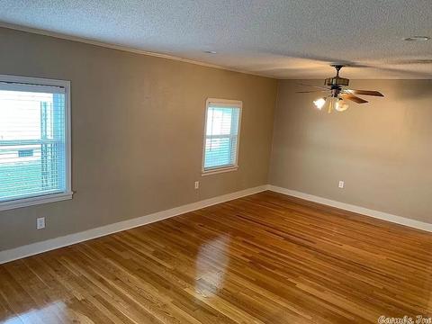 710 W Maple St, Benton, AR 72015 photo 3