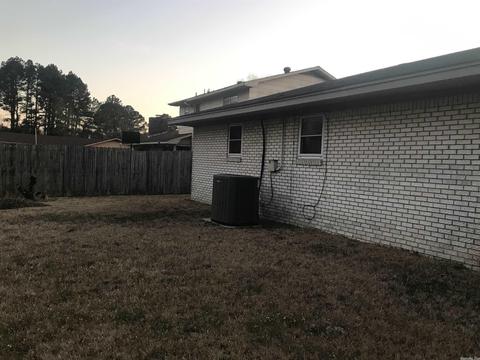 2303 N Sheraton Dr, Pine Bluff, AR 71603 photo 3