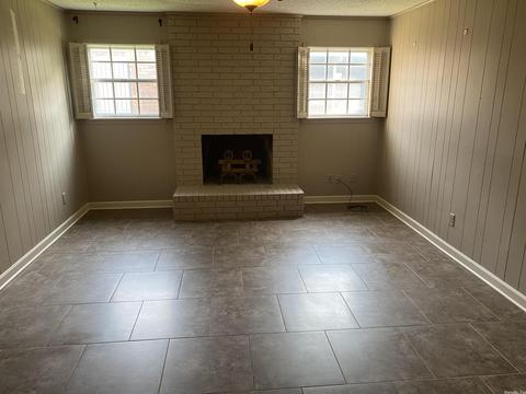 616 Greenbriar Dr, Pine Bluff, AR 71603 photo 5