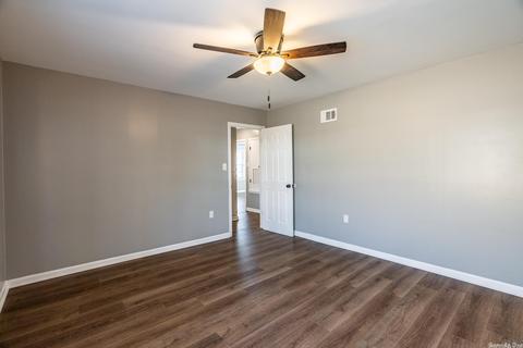 860 Davis St, Conway, AR 72034 photo 16