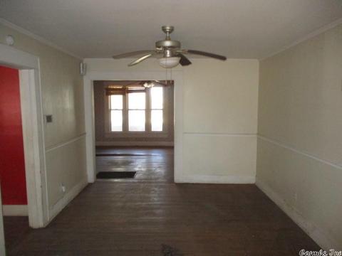 513 W Pine St, Warren, AR 71671 photo 6