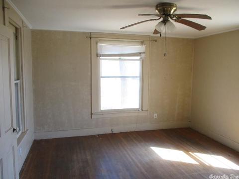 513 W Pine St, Warren, AR 71671 photo 11