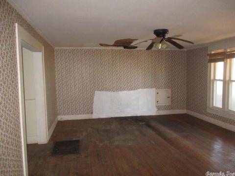 513 W Pine St, Warren, AR 71671 photo 5